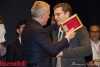 Oronzo Pezzolla premia Vincenzo Pezzolla (foto Carrone)